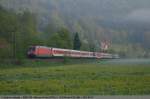 Nebel liegt noch im Neckartal als 101 100 zwischen Sulz am Neckar und Aistaig ihren CNL 489 von HH-Altona nach Zrich HB ber die Gubahn zieht. (25,04,2011)