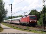120 132 zieht ihren EC 319 von Stuttgart kommend an Plochingen vorbei nach Mnchen/Graz. (13,07,2010)