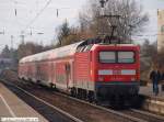 BR 143 mit Zugen/59514/143-655-9-und-re22019-mit-zwischenstopp 143 655-9 und RE22019 mit Zwischenstopp in Wendlingen/N auf dem weg nach Tbingen. (15.11.2009)