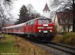 Sag zum Abschied leise  Servus  mit Lok-bespannten Zgen auf der Teckbahn. Hier RB13953 von Wendlingen/N nach Oberlenningen hat sie gerade den Hp. Unterlenningen verlassen. (11.12.2009)