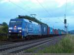 Zur Blauen Stunde kam ein Blauer Zug in Form von 152 135-0 der TFG mit einem Containerzug in Richtung Stuttgart gefahren. (29,07,2010)