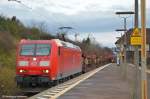185 011 mit gemischtem Gterzug durch Darmstadt-Sd in Richtung Heidelberg. (13,12,2011)