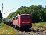 140 070-4 zieht um 15:22 Uhr einen Kesselwagen-Zug von Stuttgart kommend in Richtung Mnchen hier bei Ebersbach. (20,07,2010)