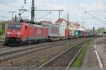 189 062 zieht einen KLV-Zug durch Esslingen am Neckar von Mnchen kommend.