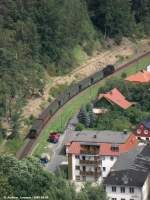 Rckfahrt von 99 731 von Oybin nach Bertsdorf. Ansicht vom Oybin in Richtung Teufelsmhle. (10.08.2008)