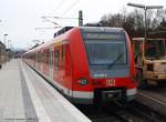 br-423/47725/von-der-eingefahrene-s1-7116-als Von der Eingefahrene S1 7116 als Langzug wird 423 006 angekuppelt und zu der S-Bahn Abstellanlage gefahren. (17.12.2009)