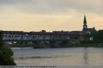 Dv12 Dv12 2543 und 2653 mit einem Holzzug auf der  'Ounaskoski Br�cke' von Kemij�rvi nach Rovaniemi weiter nach ?. (11,06,2011)