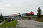 Dv12 Die Dv12 2514 bringt den P265 �ber die alte kombinierten Stra�en- und Eisenbahnbr�cke 'Ounaskoski Br�cke' von (Helsinki �ber) Rovaniemi nach Kemij�rvi. (12,06,2011)