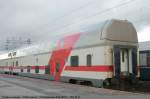 Schlafwagen Edm 28518, er wird im P274  Santa Claus Express  um 21:08 Uhr nach Helsinki fahren.