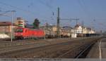 guterzuge Leider auf einem ganz falschen Gleis(2) f�hrt 185 396 mit seinem G�terzug in den Bf Esslingen am Neckar ein, da er die 151 153 mit ihren Fals-Wagen der zur gleichen Zeit auf Gleis 6 durch f�hrt um dann auf Gleis 3 wechselt, vorfahrt lassen muss. (04,03,2011)