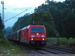 guterzuge Das Maximale aus der Camera heraushohlen um solche Bilder wie mit der 185 244-1 noch Abends machen, die gerade auf dem Weg in Richtung M�nchen ist. (29,07,2010)