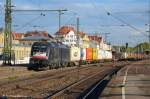 ES 64 U2-033 mit Containerzug durch Esslingen am Neckar in ...