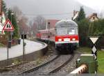 KBS 761 218-Abschied Hier einfahrt B� Eisenbahnhofstra�e/Hs Unterlenningen von RB13950 aus Oberlenningen nach Wendlingen am Neckar um 11:39 Uhr. (11.12.2009)
