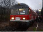 KBS 761 218-Abschied Beschriftung des Karlsruher Steuerwagen mit Faltbalg D-DB 50 80 82-34-212-4 Bnrdzf(463). (11.12.2009)
