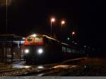 KBS 761 218-Abschied Der Abschiedstag von Lok-bespannten Z�gen auf der Teckbahn beginnt mit dem 56104, er kam mit 218 494-3 und 218 194-9 und 5 Kesselwagen f�r Fa.Scheufelen hier in Oberlenningen Morgens um 5:10 Uhr an. (11.12.2009)
