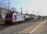 kessel--und-silozuge 482 011 mit einem Kesselwagenzug kommt vom Stuttgarter Hafen �ber die Schusterbahn durch Kornwestheim. (06,04,2011)