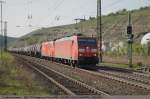 kessel--und-silozuge Leider nur an zweiter Stelle kommt 185 142 'Edelwei�' und 185 080 mit einem KeWa durch Esslingen am Neckar in Richtung M�nchen. (11,04,2011)