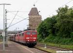 kohle--erz--und-kokszuge 151 024 und 151 008 fahren mit einem leeren Fals-Zug auf Gleis 6 in den Bf Esslingen um den IC 2260 und IC 118 durchfahren zu lassen. (26,05,2010)