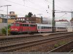 personenzug-fur-besondere-zwecke-pbz Langsame Durchfahrt bis zum Ausfahrtsignal durch den Bf Esslingen am Neckar auf Gleis 2 des PbZ-D 1960 mit der 115 459-0, drei IC-Wagen und ein IC-Steuerwagen in Richtung Stuttgart. (08,10,2010)