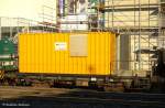 plochingen Unterkunftscontainer auf Niederbordwagen (40 80 95 50 212-1) der BWG Service im Bf Plochingen abgestellt. (17,11,2011)