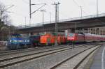 plochingen Drei Taktionen auf einem Bild, 146 203 mit RE, 293 003 + 004, 270 003 (NIAG 6) und 52 7409 im Bf Plochingen. (25,02,2012)