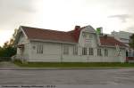 rovaniemi Ehemaligen Bf Rovaniemi in der Poramiehentie(Stra�e), fr�her fuhren die z�ge von hier aus nach Kelloselk�. '1944 brannte Rovaniemi beim R�ckzug der im Lapplandkrieg dort stationierten deutschen Wehrmachtseinheiten restlos nieder, nachdem im Bahnhof der Stadt ein deutscher Munitionszug explodierte'. (11,06,2011) 