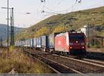 sattelauflieger-klv 185 165-8 mit dem LKW Walter-zug durch Esslingen am Neckar. (29,10,2010)
