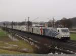 Lokomotion 185 661 und Kombiverkehr 185 664 bei der durchfahrt ...