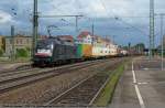 sattelauflieger-klv ES 64 U2-028 mit KLV durch Esslingen am Neckar in Richtung Stuttgart/Kornwestheim. (27,05,2011)