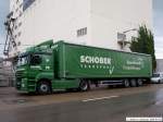 Sattelzuge MB Actros 1840 - Spedition 'Schober-Transporte' mit Planenauflieger beim Stuttgarter Hafen-Westkai. (01;05;2010)