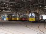 SHB Stuttgarter Historische Strasenbahnenahnen e.V. Schleifwagen-TW 2002, GT4 TW 471,  T2 TW 602, B2 1605 und Ehemaliger Gartenschau-Wagen 859 der SSB steht abgestellt in der Fahrzeughalle des Stra�enbahnmuseum Stuttgart.  (11,04,2010)