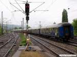 Mit rund +5 min Versp�tung, bekommt 1042 520-8 und ihren ...