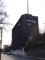 Stellwerk Hbf Stuttgart von der Stra�enseite (Am Schlossgarten) gesehen. (31,01,2010) ...