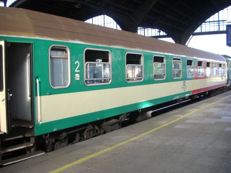 1/2 Klasse Wagen ABdu (51 51 39-70 009-7) der PKP in Grlitz (04.08.2008)