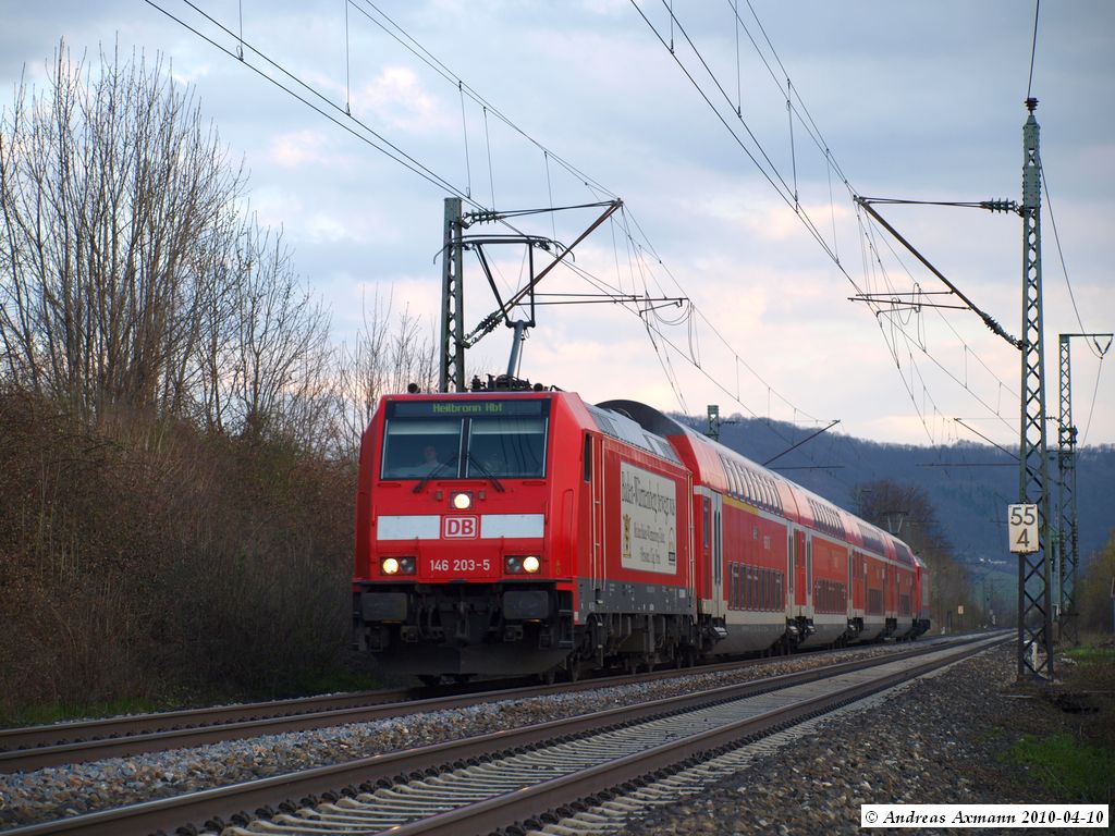 146 202-7 und 146 203-5 fahren als Sandwich den RE 91710 nach Heilbronn. (10,04,2010)