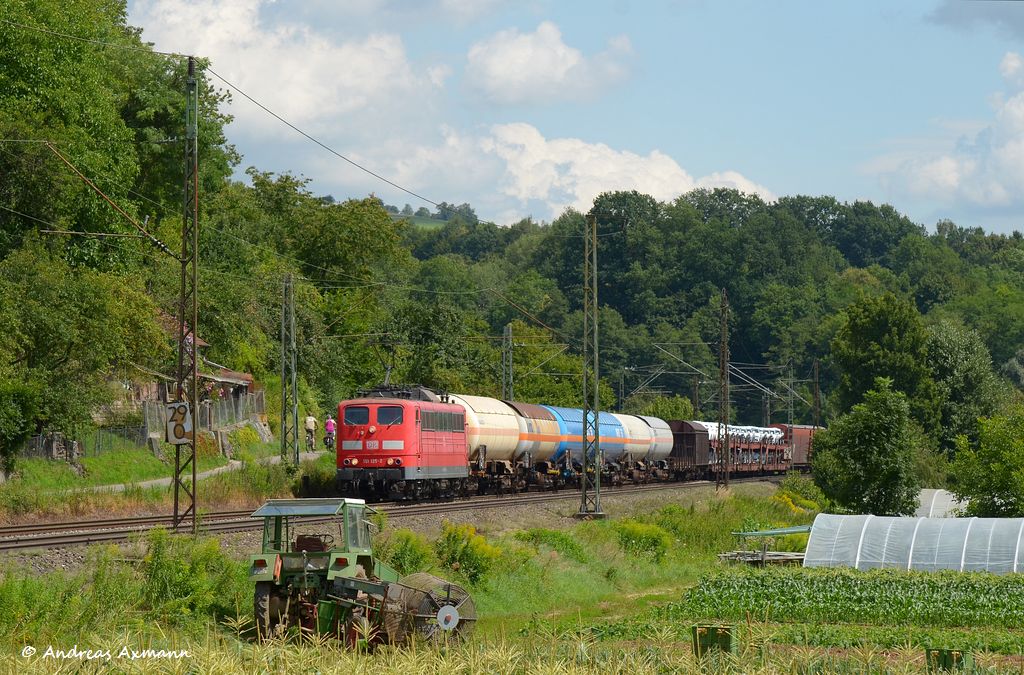 151 125 mit Gterzug durch Reichenbach/Fils in RichtungStuttgart/Kornwestheim. (03,08,2012)