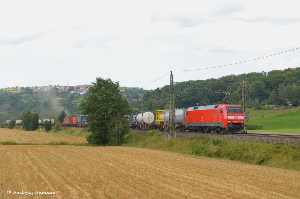 152 006 mit KLV durch Uhingen in Richtung Mnchen. (03,08,2012)