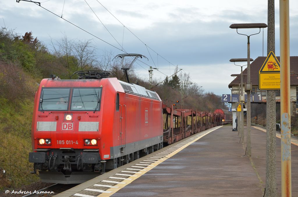 185 011 mit gemischtem Gterzug durch Darmstadt-Sd in Richtung Heidelberg. (13,12,2011)
