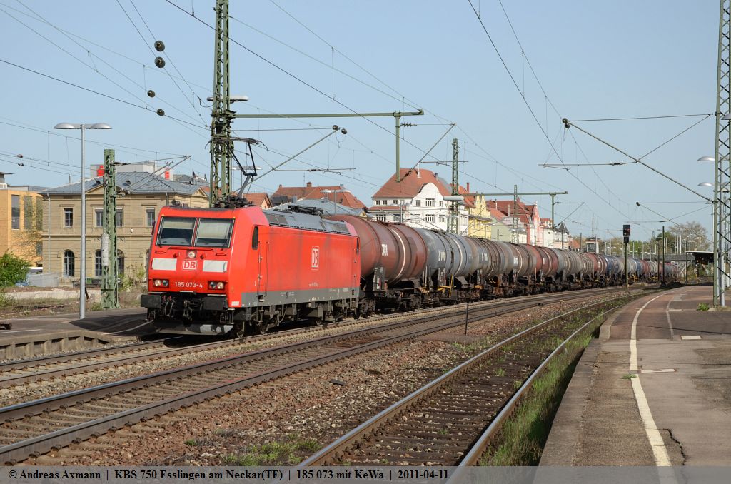 185 073 mit KeWa durch Esslingen am Neckar in Richtung Kornwestheim. (11,04,2011)