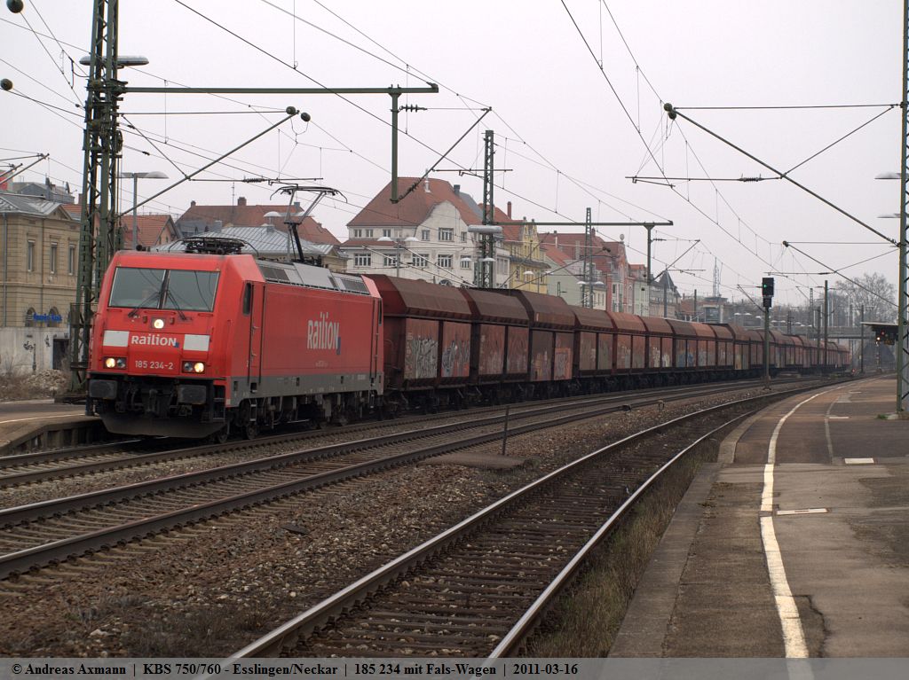 185 234 mit Fals-zug in Richtung Stuttgart durch Esslingen am Neckar. (16,03,2011)