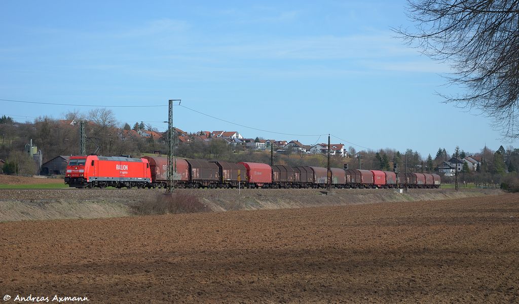 185 273 mit Gz durch Ebersbach in Richtung Stuttgart/Kornwestheim. (17,03,2012)