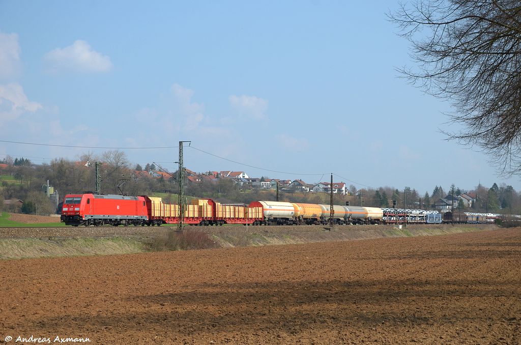 185 380 mit Gemischem Gterzug durch Ebersbach/Fils in Richtung Stuttgart/Kornwestheim. (24,03,2012)