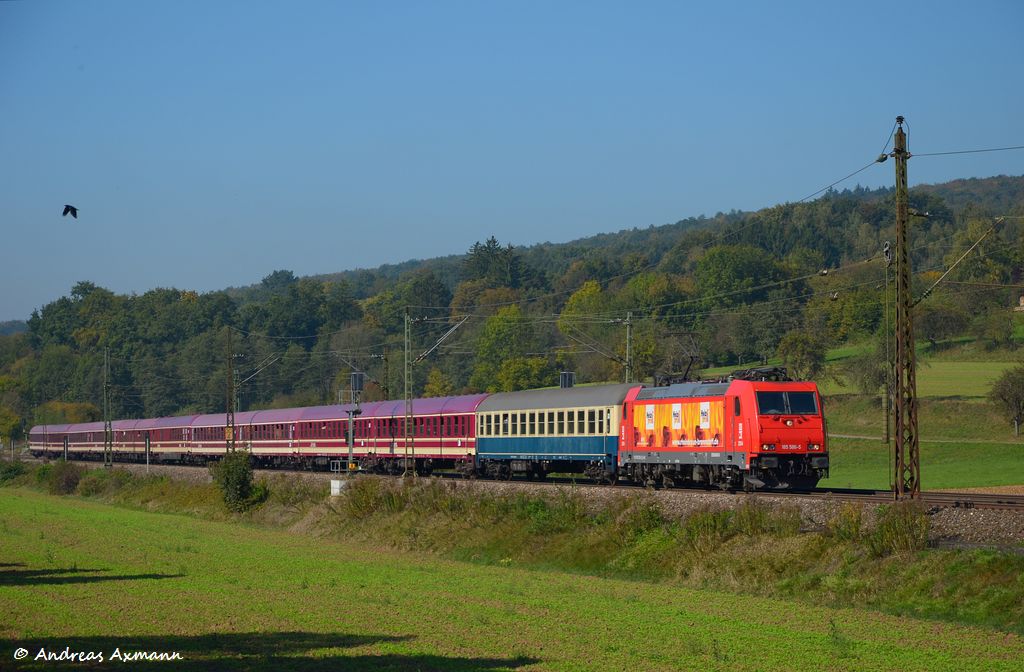 185 586 (HGK) mit Suferzug aus Dortmund zum Mncher Oktoberfest durch Ebersbach/Fils. (01,10,2011)
