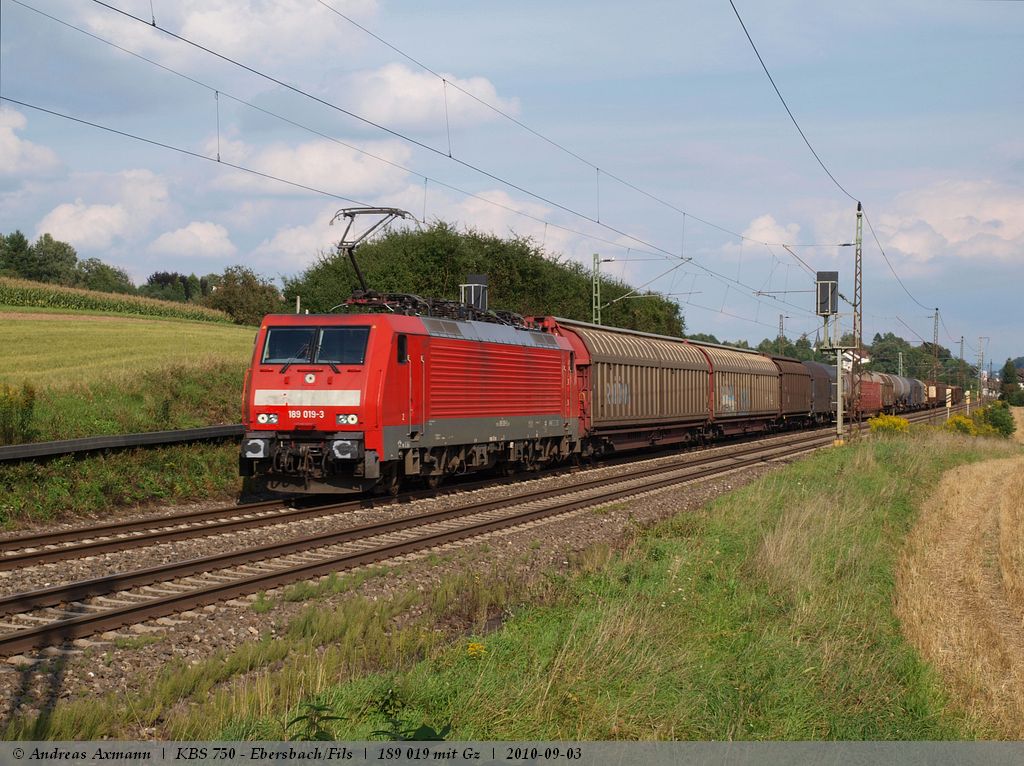 189 019-3 bringt einen Gemischten Gterzug nach seiner Durchfahrt durch Ebersbach/Fils in Richtung Stuttgart. (03,09,2010)