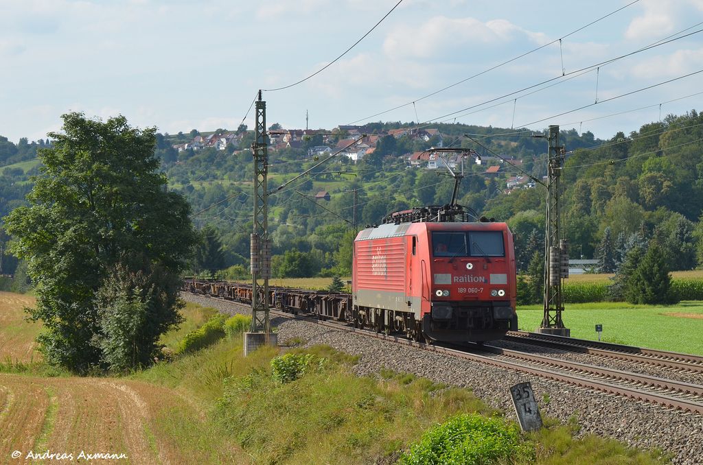 189 060 mit leerem KLV-Wagen durch Uhingen in Richtung Beimerstetten?. (08,08,2012)