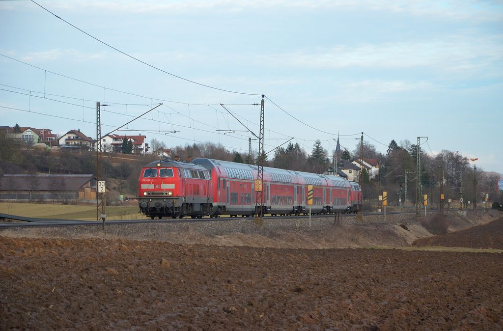 218 436 und 218 439 mit IRE 4244 von (Lindau) Ulm nach Stuttgart durch Ebersbach/Fils. (24.02.2012)