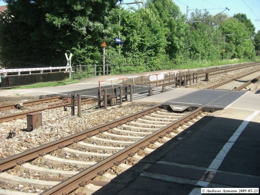 Der letzte Hand-bediente Bahnbergang in Baden-Wrttemberg steht in Oberboihingen an der KBS 760. (23,05,2009)