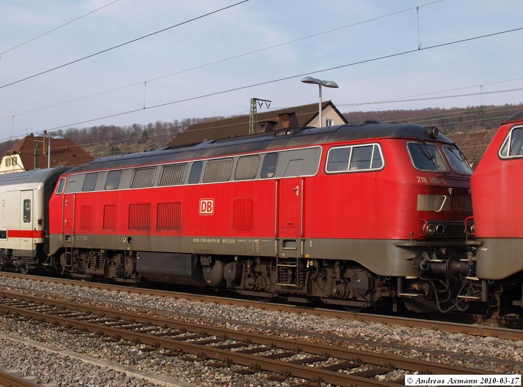 Die Zweite Lok 218 488-5 mit ihrem IC 2013. (17.03.2010)