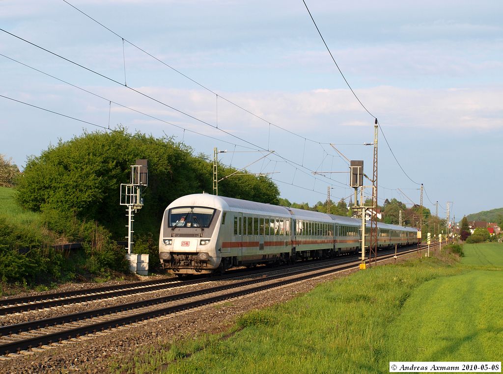 EC 360 mit 101 046 auf dem weg von Mnchen nach Stuttgart[Strasbourg] kommt er an Ebersbach/Fils vorbei. (08,05,2010)