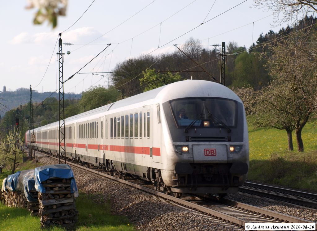  EC 391 mit 101 045 auf dem Weg von Stuttgart nach Linz bei Kuchen. (26,04,2010)